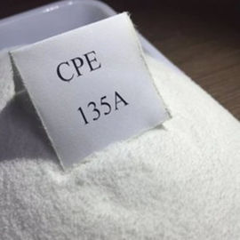 CPE 135A a chloré la poudre blanche de CAS 63231-66-3 de modificateur d'impact de CPE de polyéthylène